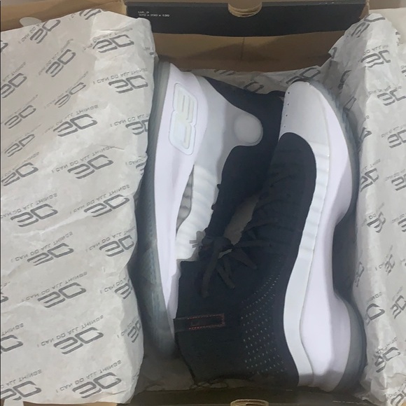 New Curry 4 Basketball Sneakers Black White - Picture 6 of 7